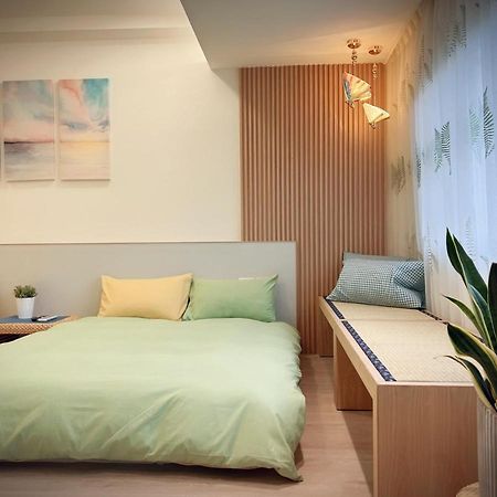 定春行旅 Haru Guesthouse Tainan Extérieur photo