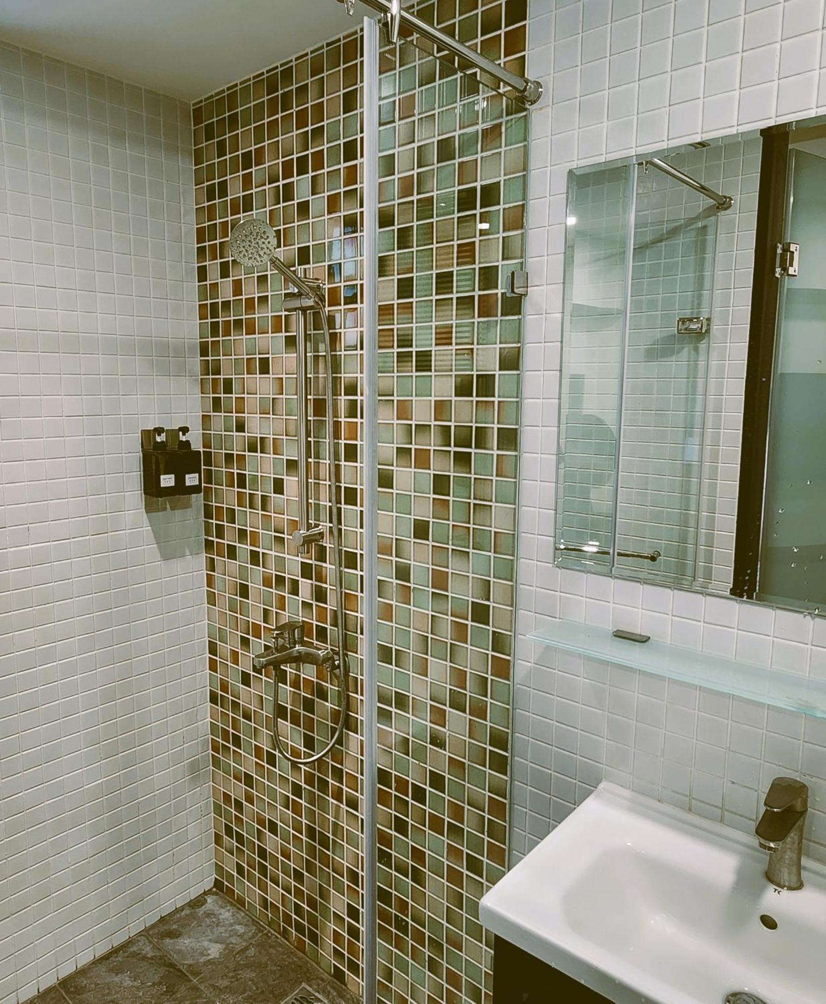 定春行旅 Haru Guesthouse Tainan Extérieur photo